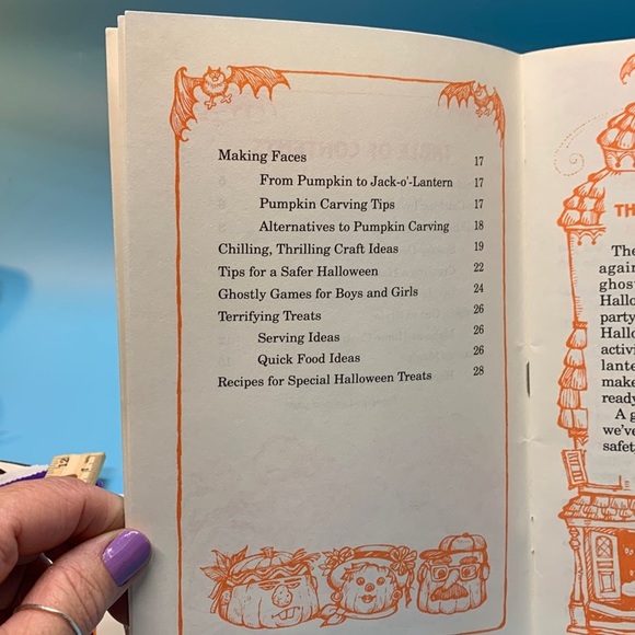 1989 Vintage The spooktacular halloween party book - Picture 6 of 9
